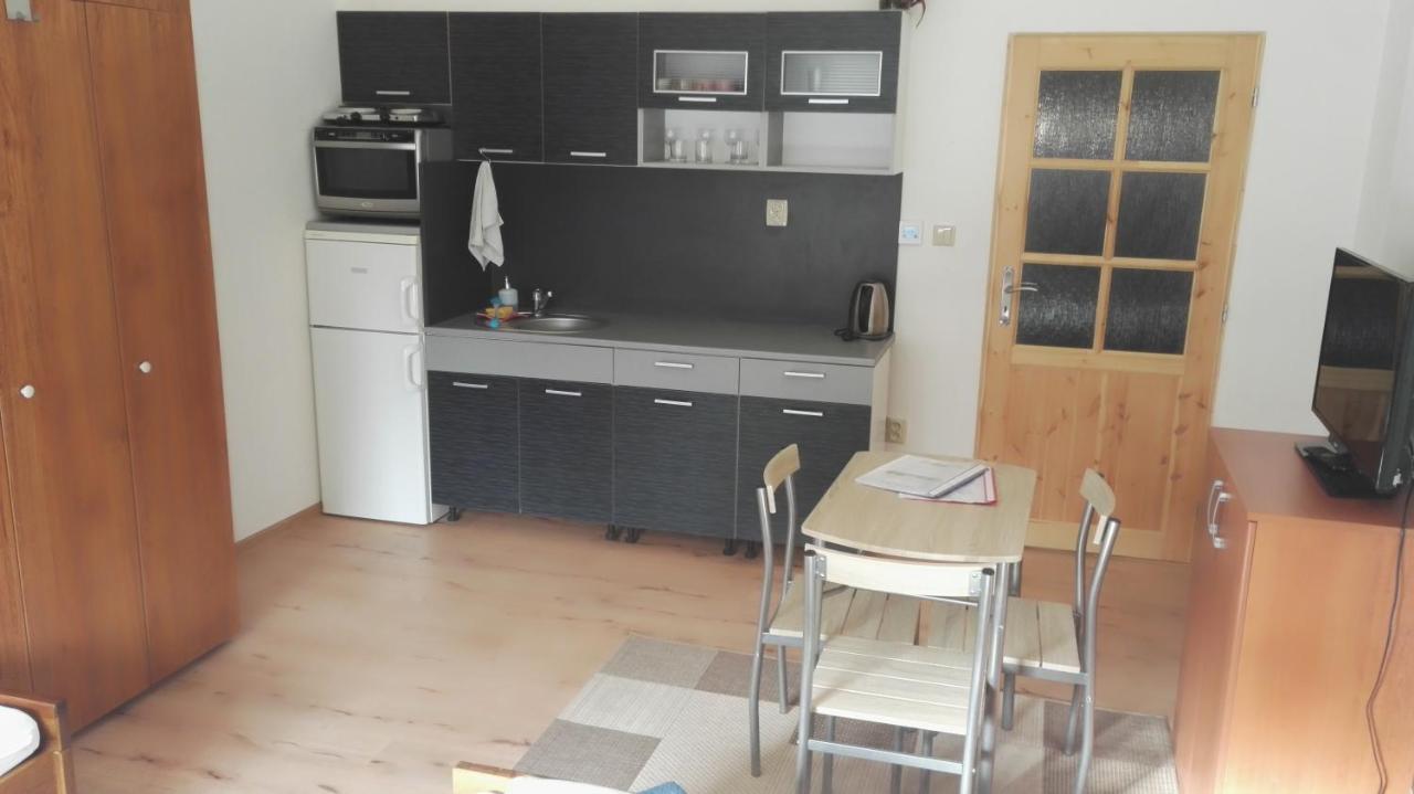 Ubytovani V Soukromi Opolany U Podebrad Bagian luar foto